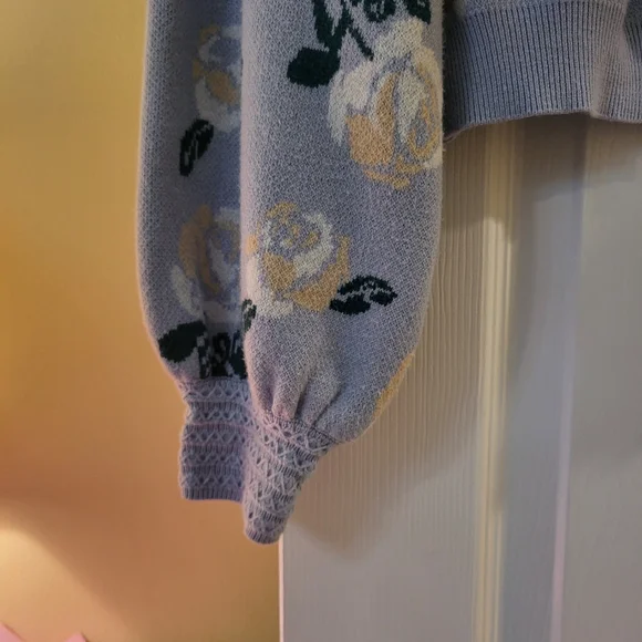 Willow&wind Floral Patterned Sweater - Gray and Cream L - Picture 3 of 4